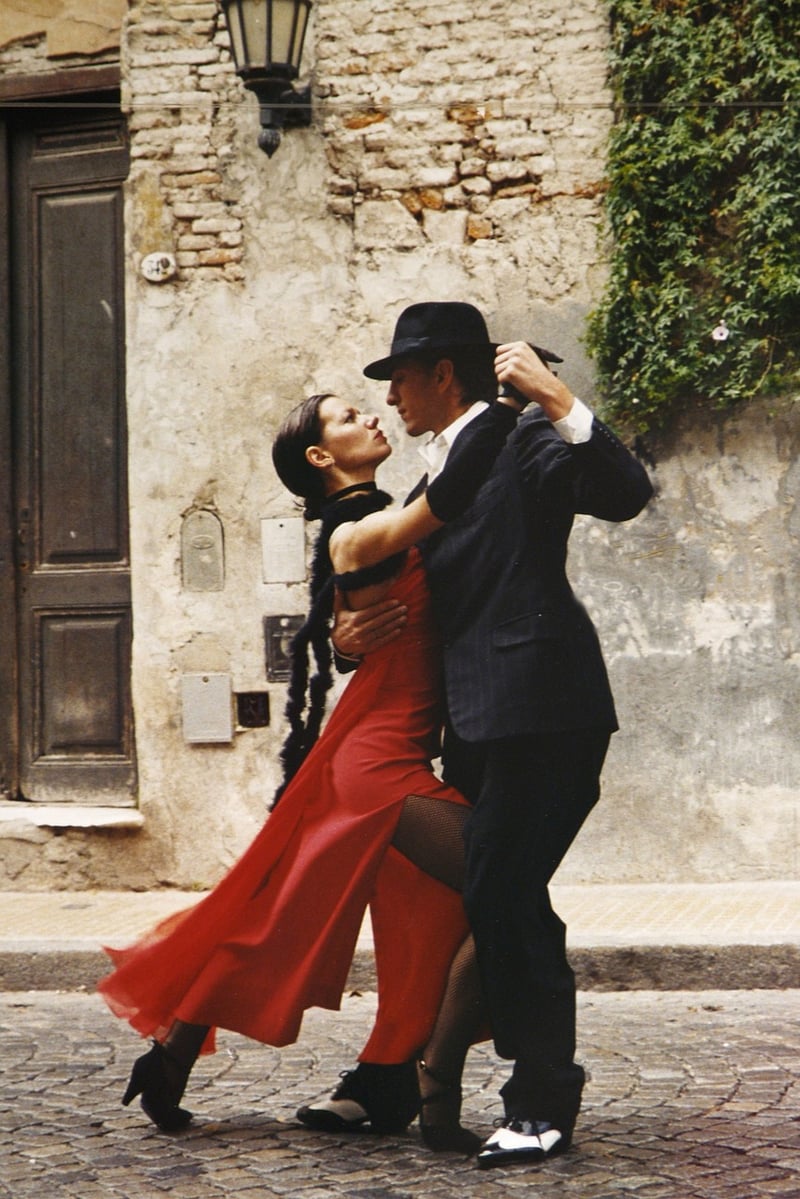Salsa dancers